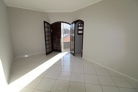 Casa para alugar com 159m², 3 quartos e 2 vagasSuíte