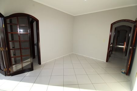 Casa para alugar com 159m², 3 quartos e 2 vagasSuíte