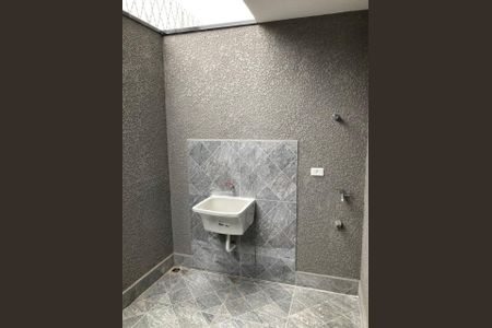 Área de serviço de casa à venda com 2 quartos, 80m² em Vila Polopoli, São Paulo