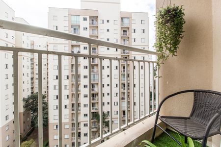 Varanda de apartamento à venda com 3 quartos, 69m² em Jardim Tupanci, Barueri
