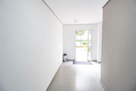 Apartamento à venda com 69m², 3 quartos e 2 vagas Apartamento à venda com 69m², 3 quartos e 2 vagasHall de entrada