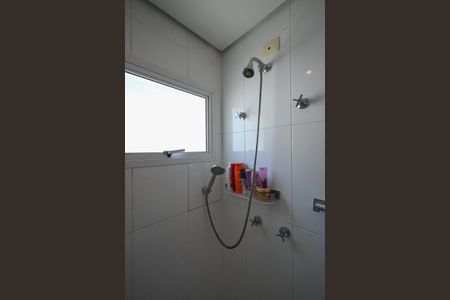 Banheiro da Suíte  3 de casa à venda com 5 quartos, 480m² em Jardim Londrina, São Paulo
