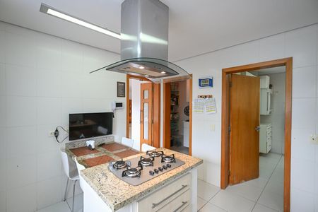 Casa à venda com 480m², 5 quartos e 5 vagasCozinha