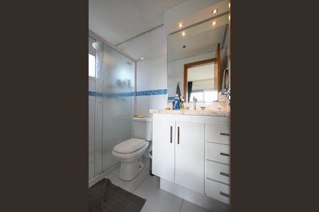 Casa à venda com 480m², 5 quartos e 5 vagasBanheiro Suíte 2