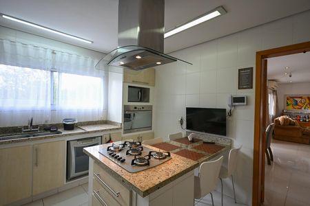 Casa à venda com 480m², 5 quartos e 5 vagasCozinha
