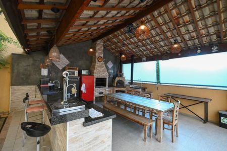 Casa à venda com 480m², 5 quartos e 5 vagasChurrasqueira
