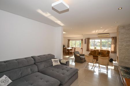 Casa à venda com 480m², 5 quartos e 5 vagasSala