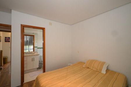 Casa à venda com 480m², 5 quartos e 5 vagasSuíte 1