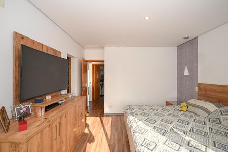 Casa à venda com 480m², 5 quartos e 5 vagasSuíte 4