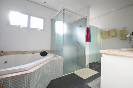 Casa à venda com 480m², 5 quartos e 5 vagasBanheiro Suíte  4
