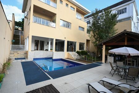 Casa à venda com 480m², 5 quartos e 5 vagasFachada Posterior