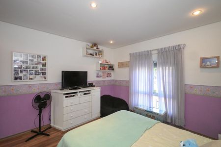 Casa à venda com 480m², 5 quartos e 5 vagasSuíte 3