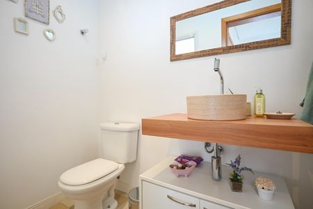 Casa à venda com 480m², 5 quartos e 5 vagasLavabo