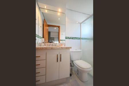 Casa à venda com 480m², 5 quartos e 5 vagasBanheiro Suíte 1