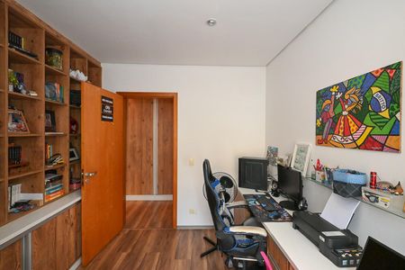 Casa à venda com 480m², 5 quartos e 5 vagasEscritório