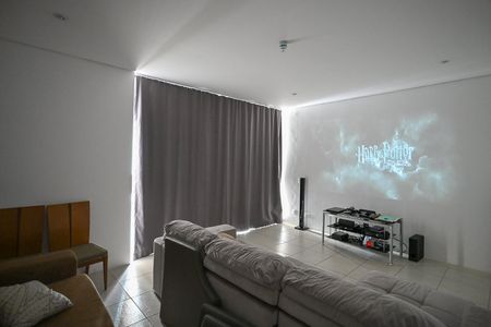 Casa à venda com 480m², 5 quartos e 5 vagasSala de Cinema