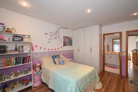 Casa à venda com 480m², 5 quartos e 5 vagasSuíte 3
