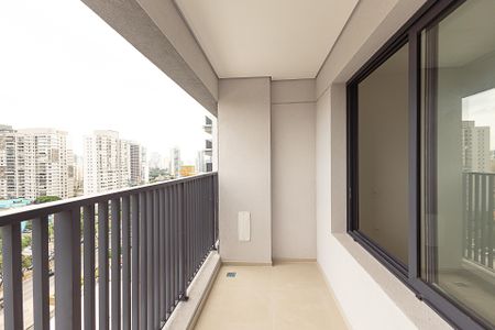 Varanda de kitnet/studio à venda com 1 quarto, 30m² em Indianópolis, São Paulo