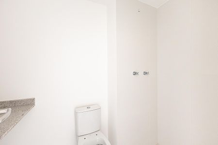 Banheiro de kitnet/studio à venda com 1 quarto, 30m² em Indianópolis, São Paulo