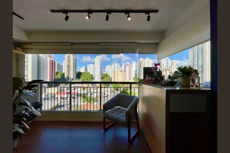 Apartamento à venda com 63m², 2 quartos e 1 vaga Apartamento à venda com 63m², 2 quartos e 1 vagaVaranda