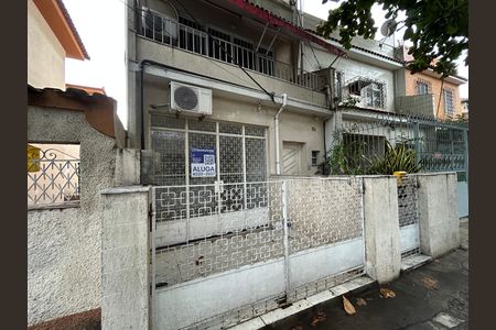 Casa para alugar com 70m², 2 quartos e sem vagaFachada + placa