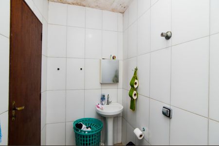 Casa à venda com 230m², 2 quartos e 1 vagaBanheiro