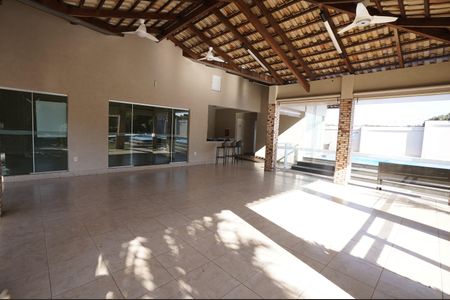 Casa de condomínio à venda com 193m², 4 quartos e 2 vagas
