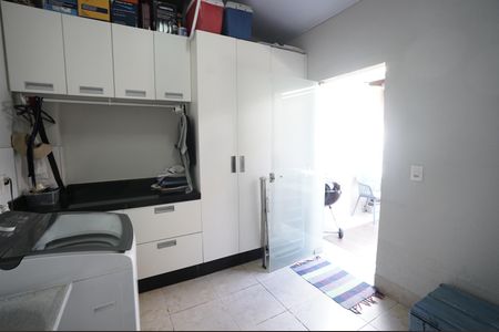 Casa de condomínio à venda com 193m², 4 quartos e 2 vagas