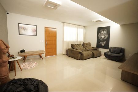 Casa de condomínio à venda com 193m², 4 quartos e 2 vagas