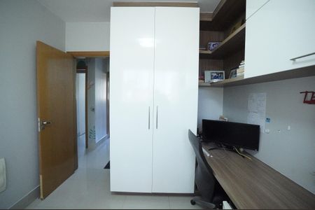 Casa de condomínio à venda com 193m², 4 quartos e 2 vagas