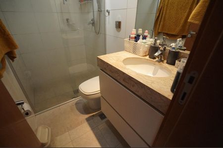 Casa de condomínio à venda com 193m², 4 quartos e 2 vagas