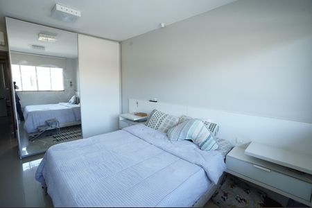 Casa de condomínio à venda com 193m², 4 quartos e 2 vagas