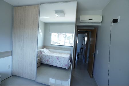 Casa de condomínio à venda com 193m², 4 quartos e 2 vagas