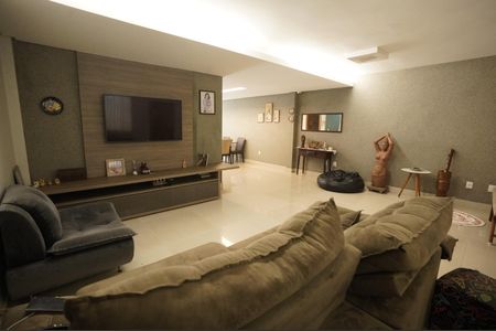 Casa de condomínio à venda com 193m², 4 quartos e 2 vagas