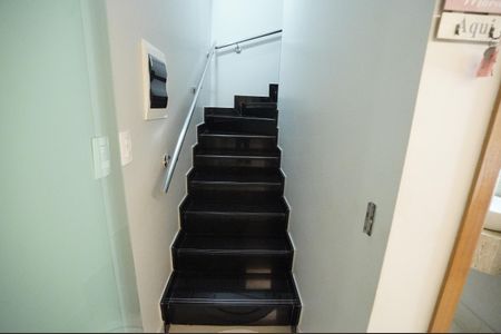 Casa de condomínio à venda com 193m², 4 quartos e 2 vagas