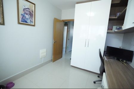 Casa de condomínio à venda com 193m², 4 quartos e 2 vagas