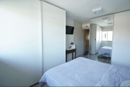 Casa de condomínio à venda com 193m², 4 quartos e 2 vagas