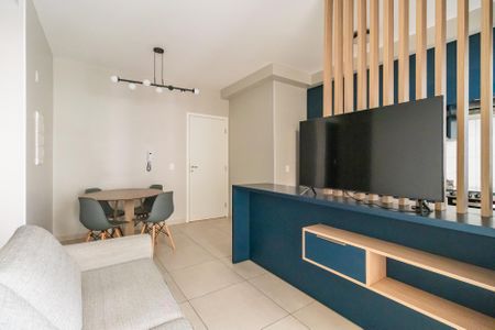 Sala de apartamento à venda com 2 quartos, 52m² em Alphaville Empresarial, Barueri