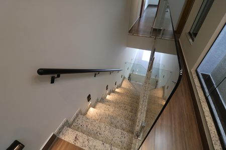 Casa à venda com 145m², 3 quartos e 2 vagasEscada