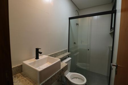Casa à venda com 145m², 3 quartos e 2 vagasBanheiro da Suíte 2