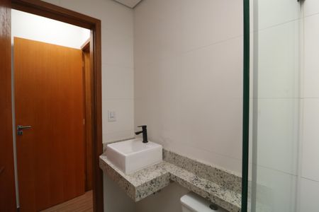Casa à venda com 145m², 3 quartos e 2 vagasBanheiro da Suíte 1