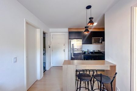 Sala de apartamento para alugar com 2 quartos, 34m² em Chácara Seis de Outubro, São Paulo