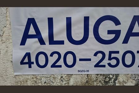 Placa instalada de casa para alugar com 2 quartos, 70m² em Luiz Anselmo, Salvador