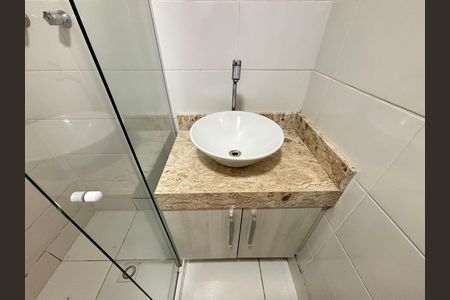 Apartamento para alugar com 67m², 2 quartos e 1 vaga Apartamento para alugar com 67m², 2 quartos e 1 vagaBanheiro