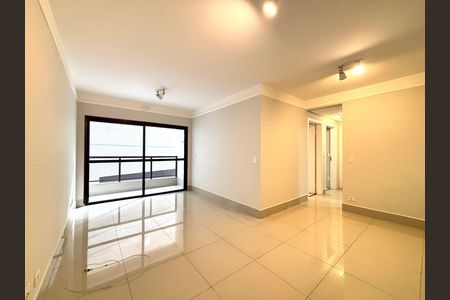 Sala de apartamento para alugar com 2 quartos, 67m² em Vila Olímpia, São Paulo