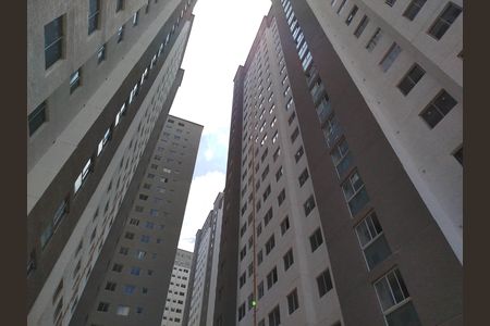 Apartamento para alugar com 40m², 2 quartos e 1 vaga Apartamento para alugar com 40m², 2 quartos e 1 vagaFachada