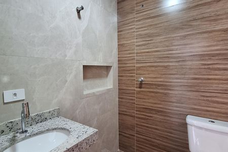 Banheiro da Suíte 1 de casa à venda com 2 quartos, 98m² em Parque Oratório, Santo André