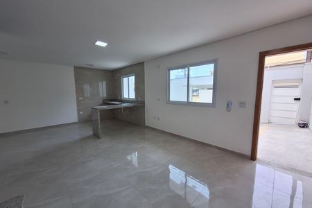 Casa à venda com 98m², 2 quartos e 2 vagas Casa à venda com 98m², 2 quartos e 2 vagasSala