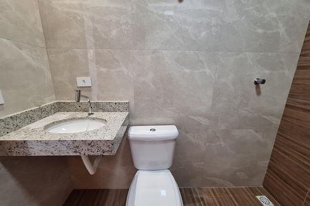 Casa à venda com 98m², 2 quartos e 2 vagas Casa à venda com 98m², 2 quartos e 2 vagasBanheiro da Suíte 1