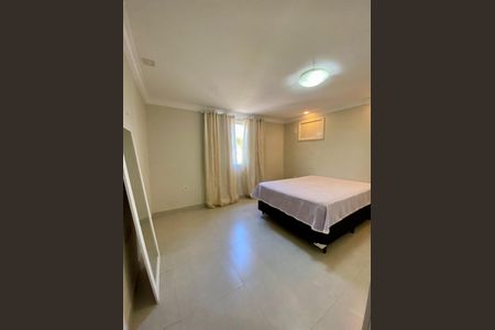 Casa de condomínio para alugar com 300m², 5 quartos e 3 vagasQuarto